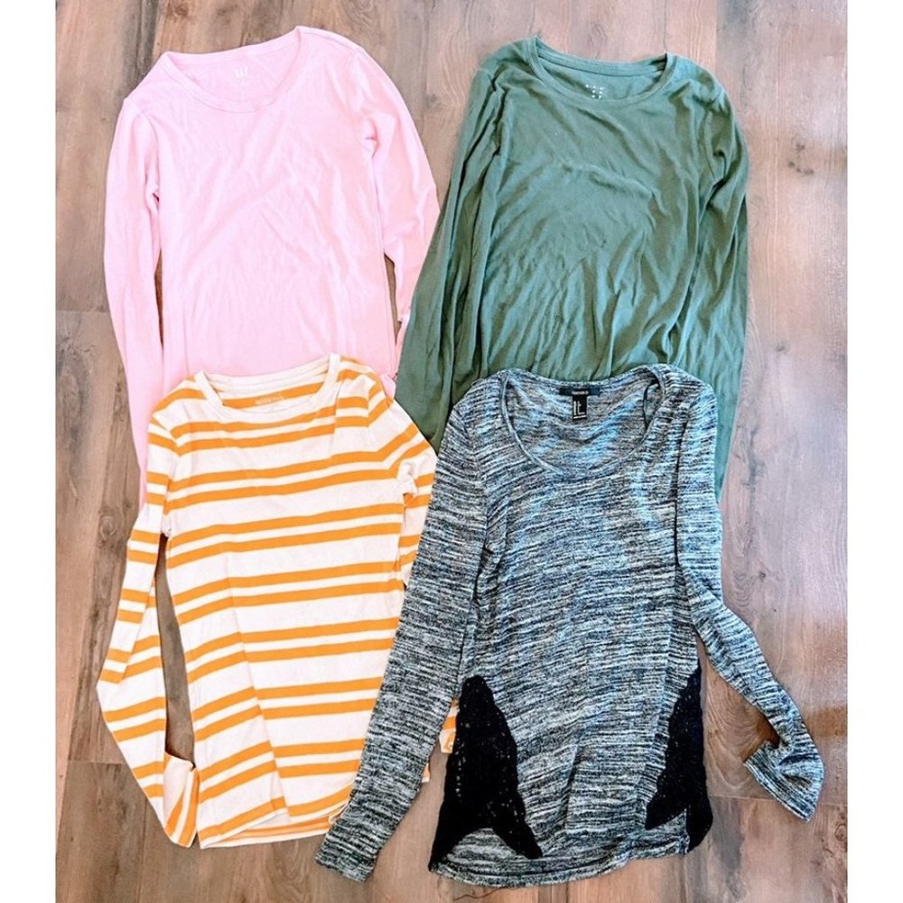 Long sleeve name brand shirt lot small